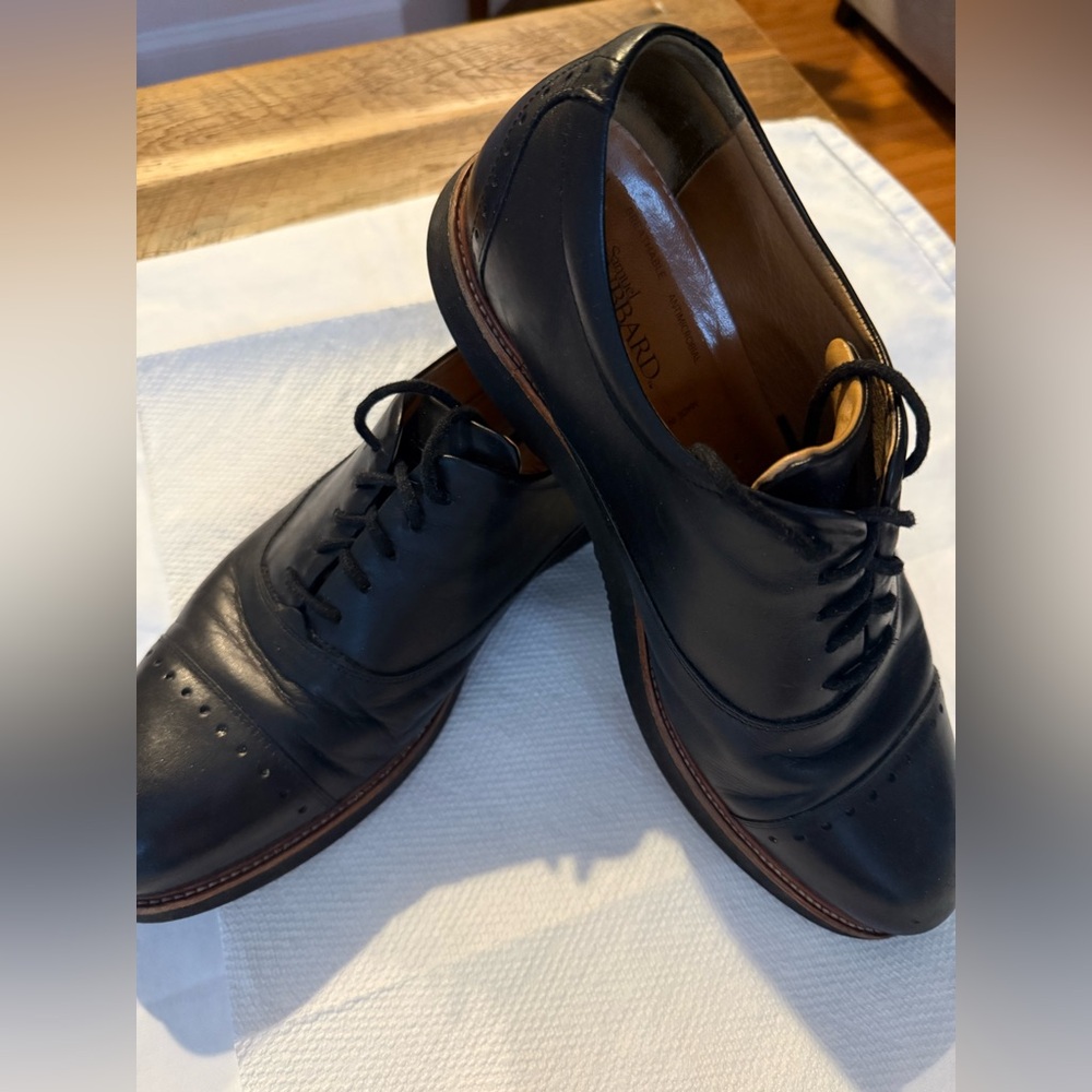 Men's Black Leather Derby Shoes with Cap-Toe Detailing